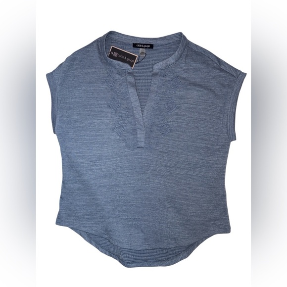 Cable & Gauge Cap Sleeve Henley V-Neck Tee w Floral Embroidery Sz X-Small NWT - Picture 4 of 9